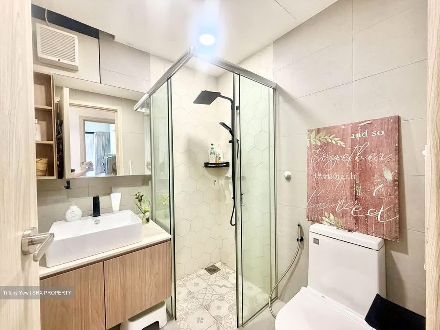 Glendale Park (D23), Condominium #549980591